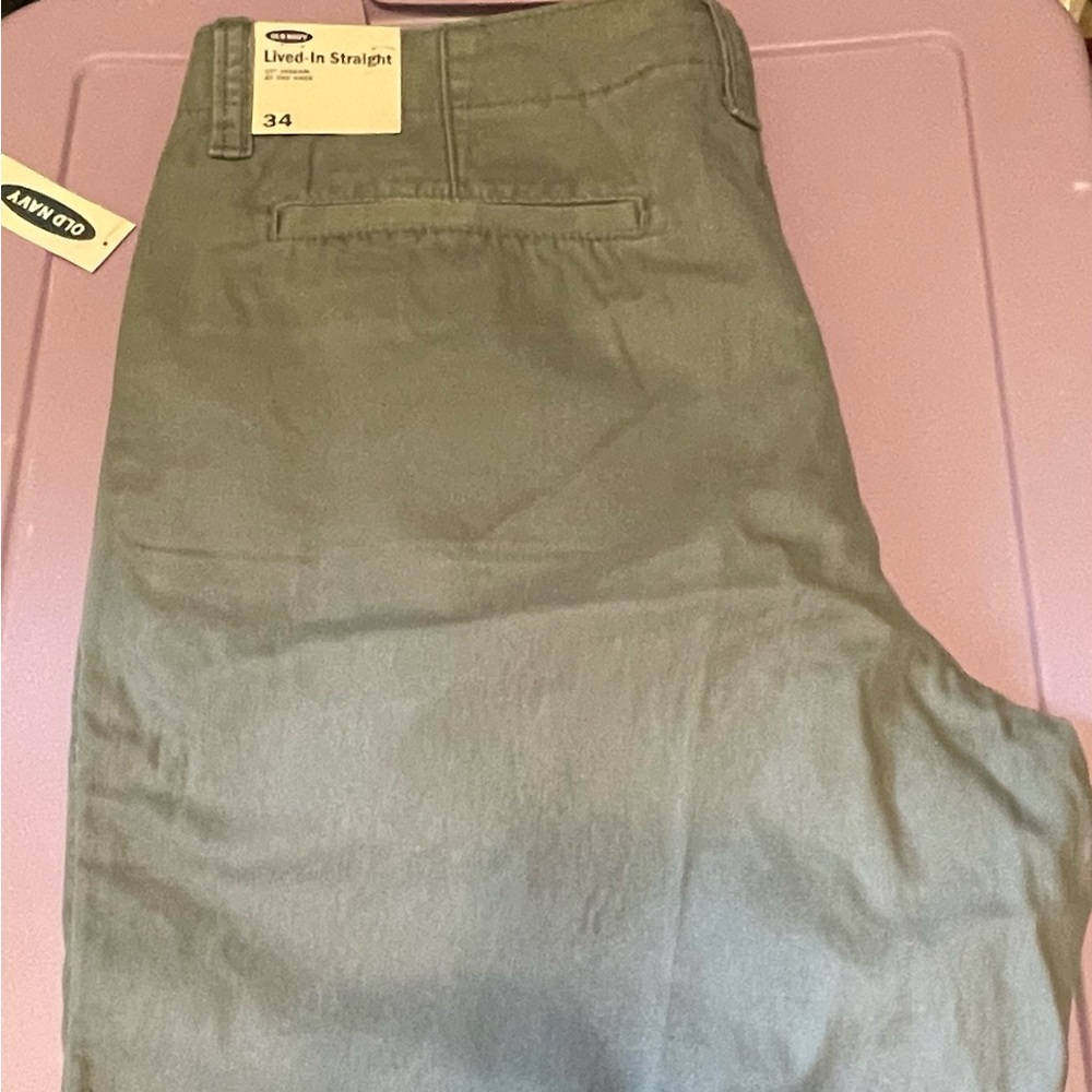 NWT Old Navy Lived In Straight Short